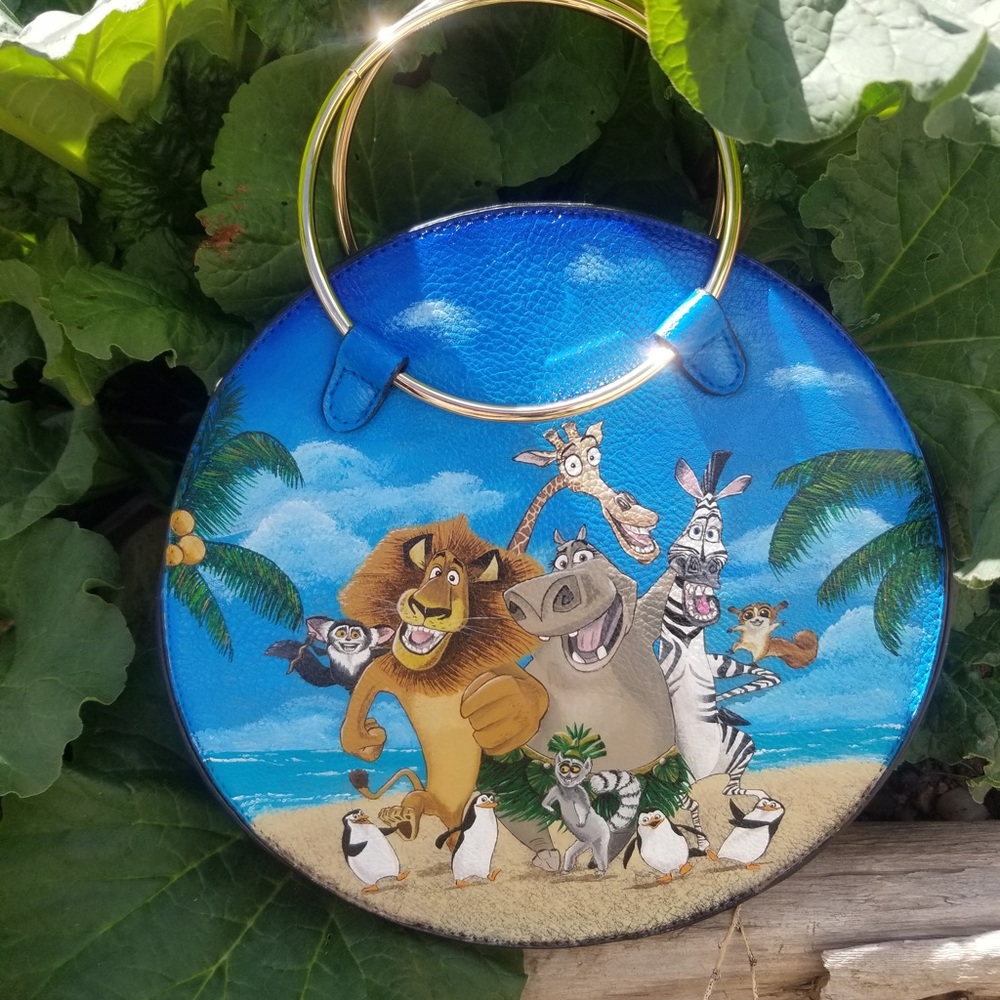 HAND PAINTED Incredible Safari Animal Circle round purse!!
